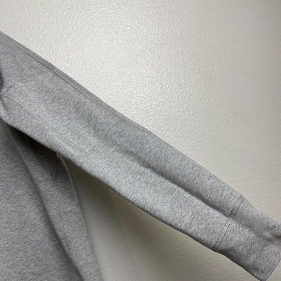 Adidas Reigning Champ Womens Sweatshirt Medium Gray Crewneck Pullover Athletic - Picture 5 of 12